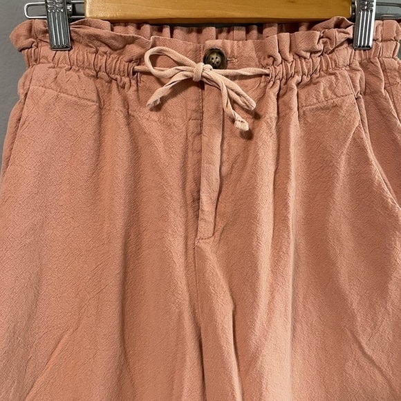 Etophe Studio linen blend paperbag waist cropped wide leg pants. Size Small - Picture 3 of 7